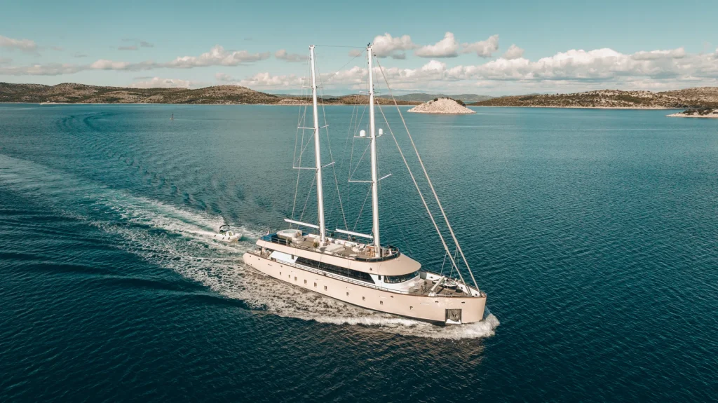 1.-MAXITA-Cruising