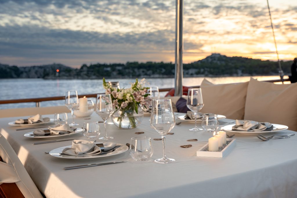 47. ALESSANDRO I Table decoration